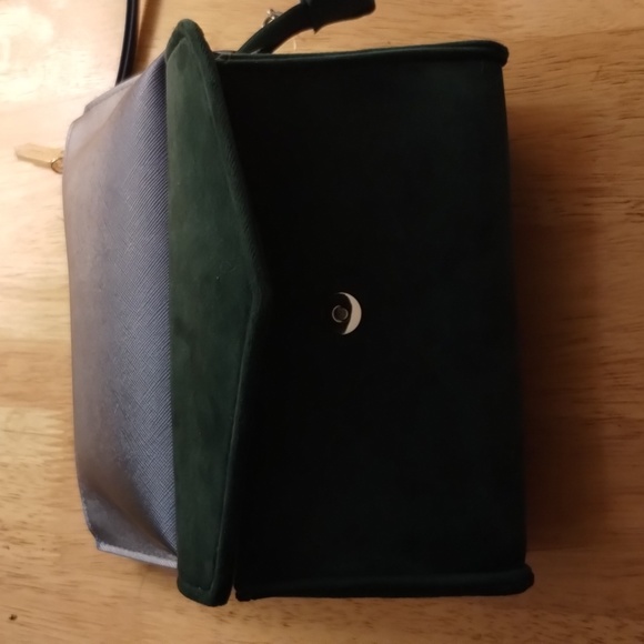 Two La Mer makeup bags - Picture 6 of 6